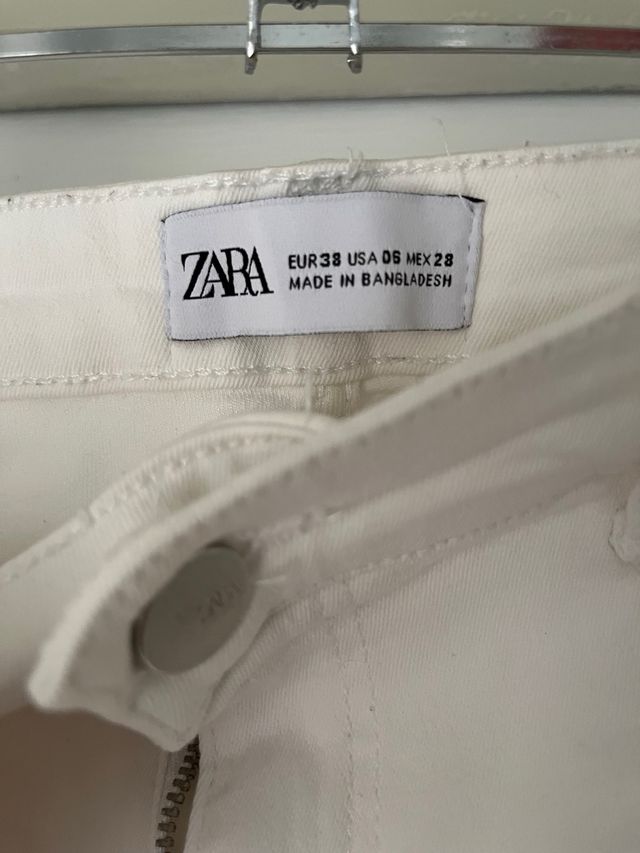 Pantalón blanco de tiro alto