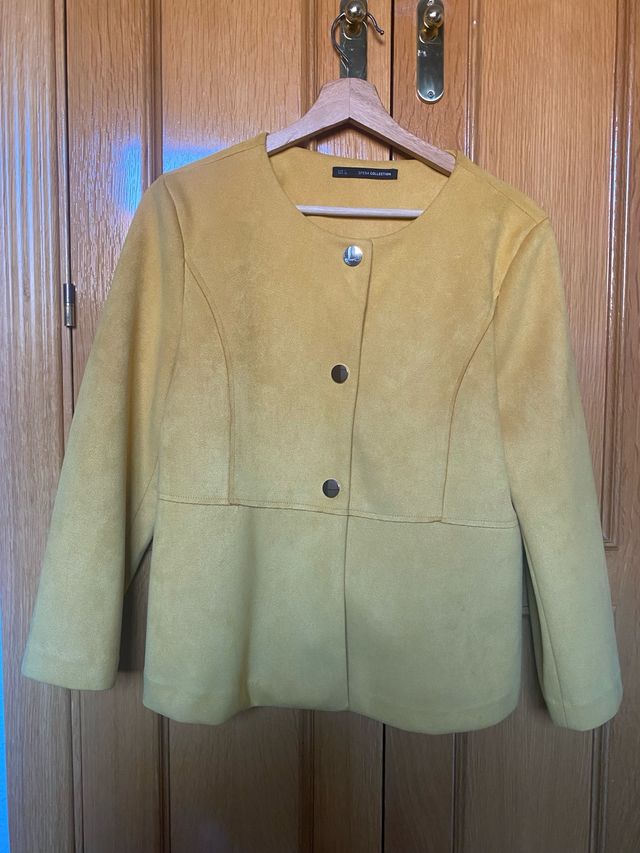 Chaqueta ante color mostaza