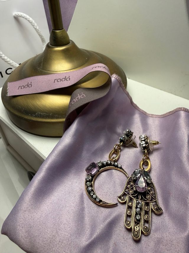 Pendientes Rada Luna y Mano Hamsa Cristales Dorado