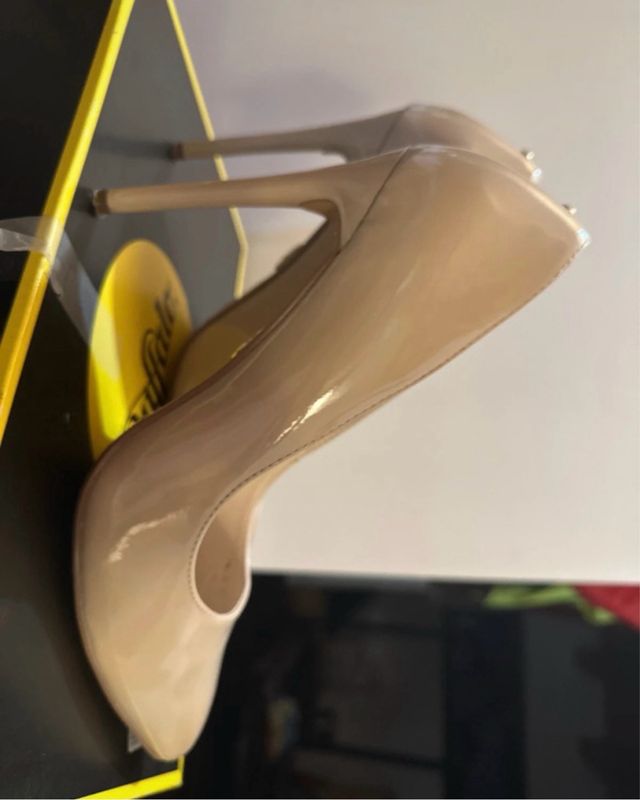 Décolleté Buffalo vernice Beige n.38