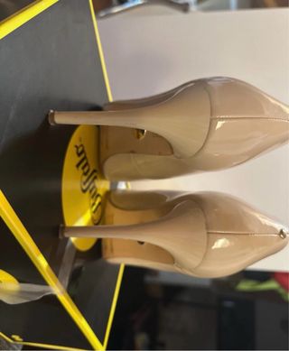 Décolleté Buffalo vernice Beige n.38