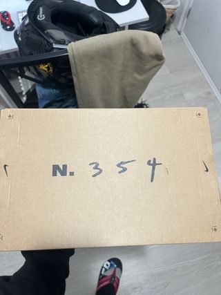 Nike Talla 42 y Jordan clisep