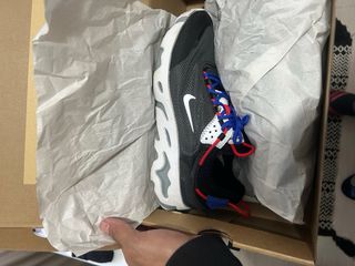 Nike Talla 42 y Jordan clisep