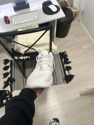 Nike Talla 42 y Jordan clisep