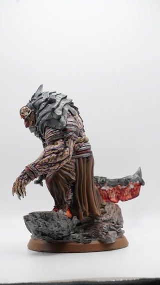 Figura Resina Némesis El Enfurecido