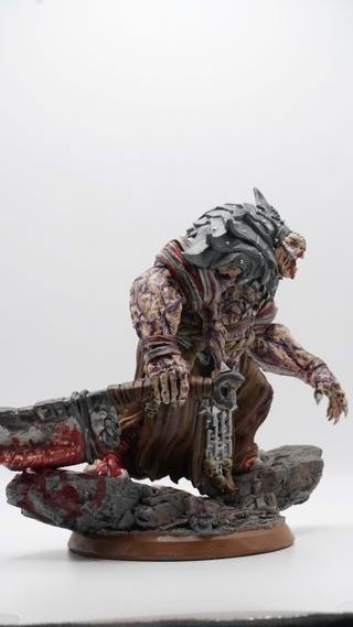 Figura Resina Némesis El Enfurecido