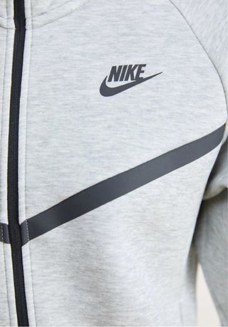 Chaqueta Nike Tech Gris