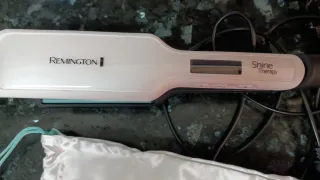 Piastra per capelli Remington Shine Therapy