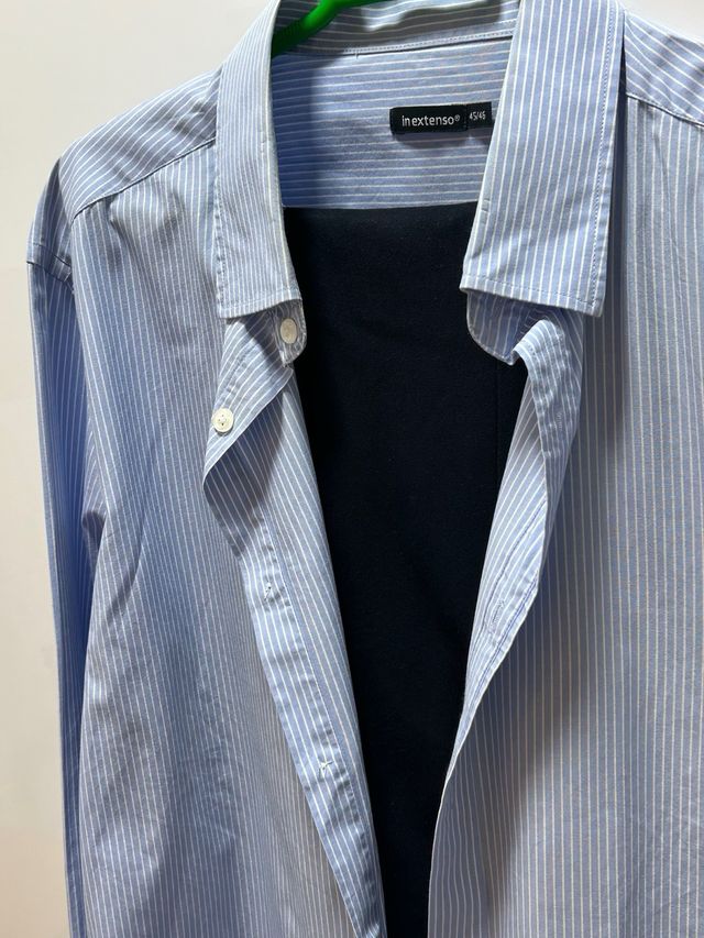 Pantalón negro formal y camisa