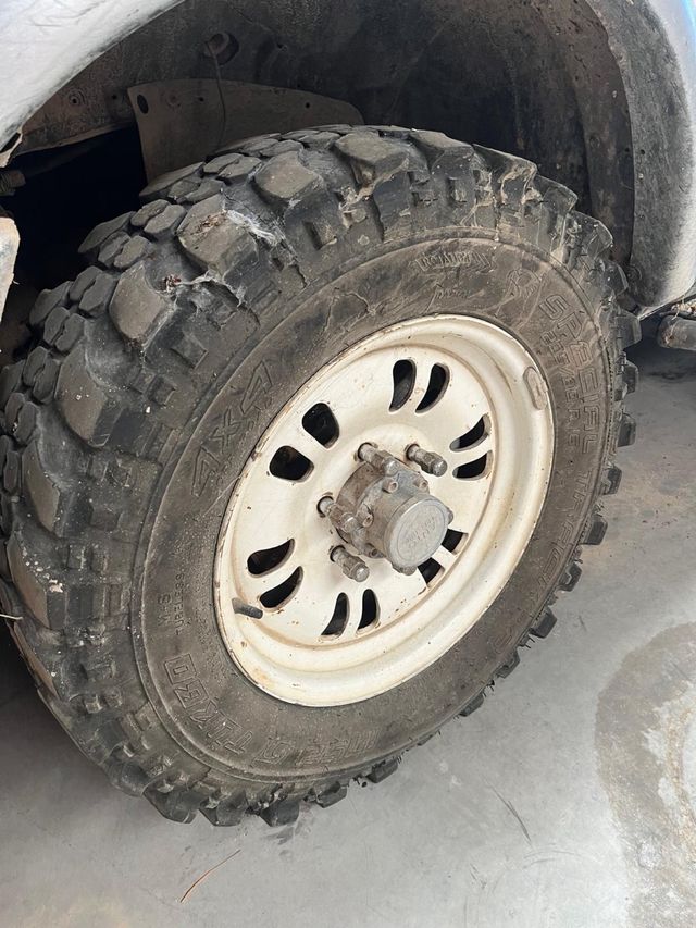 Ruedas 4x4 con llanta