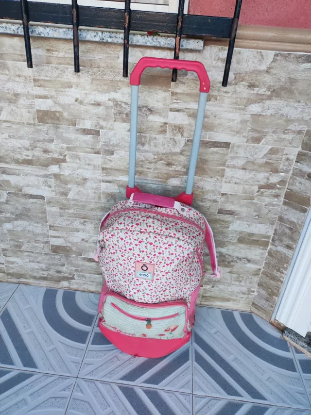 Mochila escolar con ruedas floral rosa