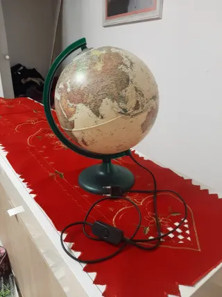 Mappamondo luminoso con cavo e interruttore