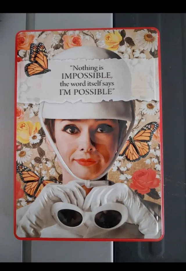 Lata decorativa Audrey Hepburn