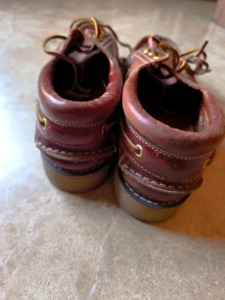 Zapatos náuticos de piel marrón talla 40