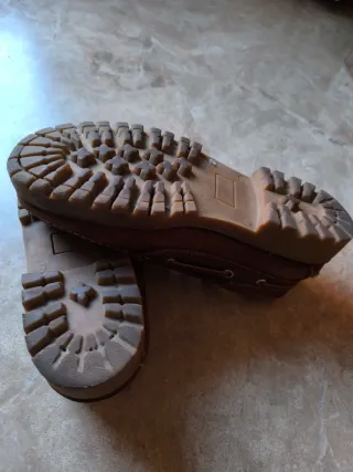 Zapatos náuticos de piel marrón talla 40