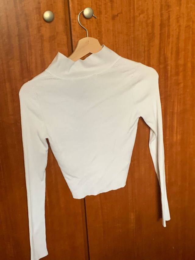 Top Bershka blanco manga larga