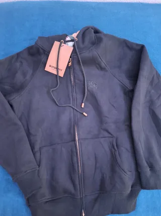 Chaqueta Burberry Negra con Capucha