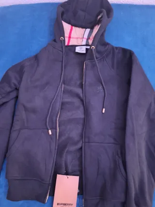 Chaqueta Burberry Negra con Capucha