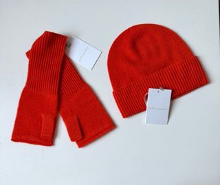 Set berretto e guanti in cashmere arancione