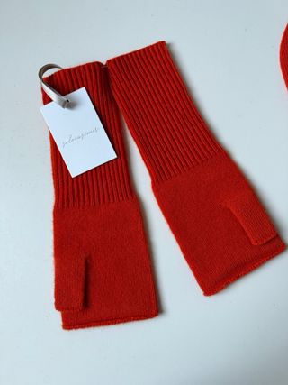 Set berretto e guanti in cashmere arancione