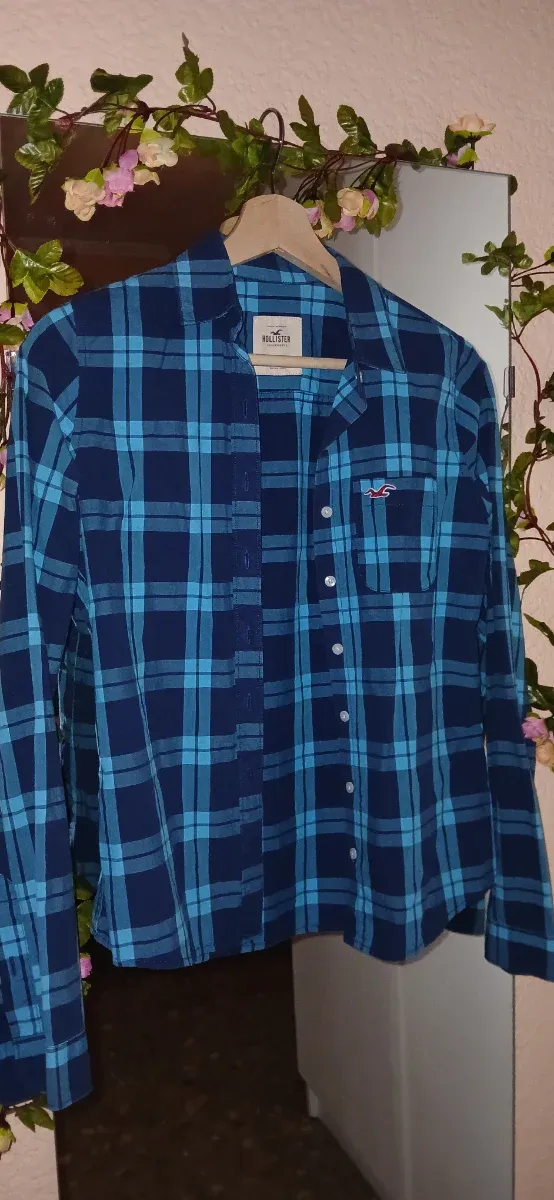 Blusa Hollister cuadros azul y turquesa