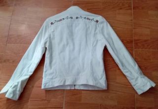 Cazadora mujer de pana con bordados florales ÚNICA