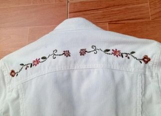 Cazadora mujer de pana con bordados florales ÚNICA