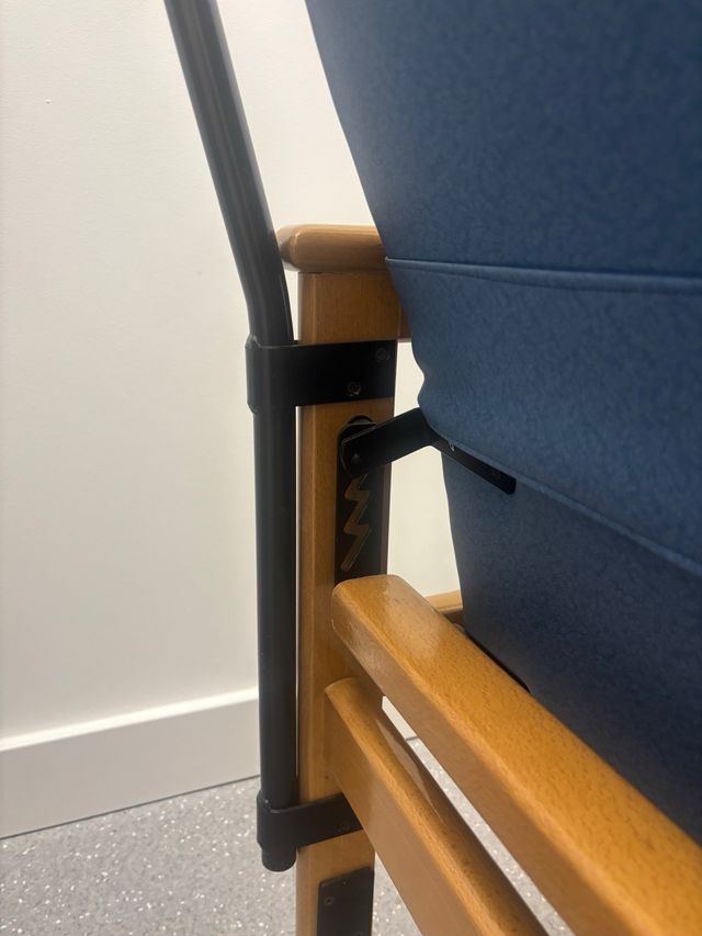 Sillón Geriátrico Azul y Madera