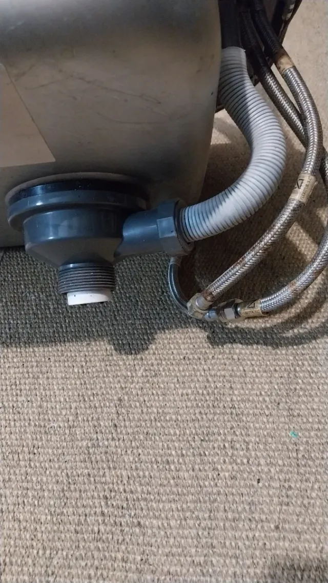 Fregadero Teka de acero inoxidable con grifo