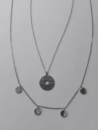 Collares de plata con colgantes