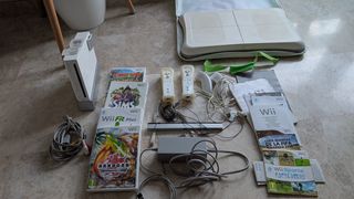 Nintendo Wii Blanca + Accesorios y tarjeta SD