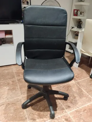 Silla de escritorio juvenil negra