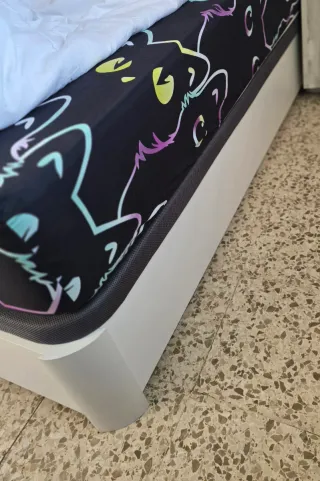 Canapé de madera blanco