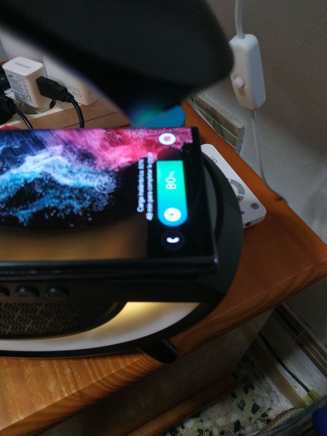 Altoparlante con Bluetooth e Ricarica Wireless