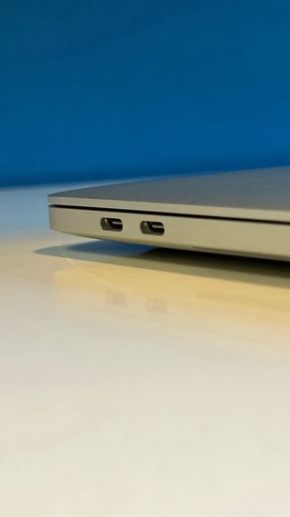 MacBook Pro 15” (2017) Touch Bar