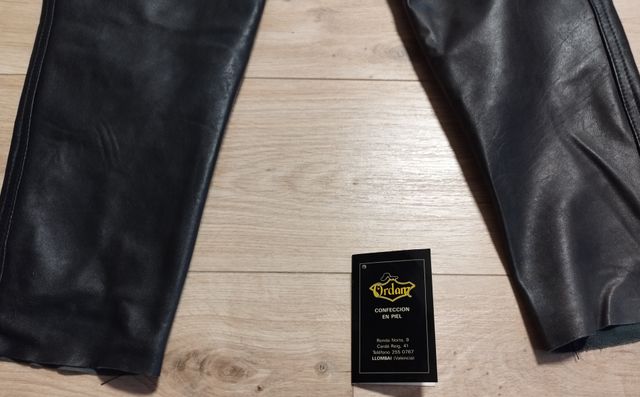 Pantalón de piel auténtica negro