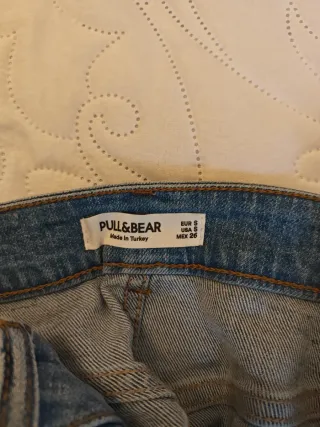 Falda vaquera desgastada