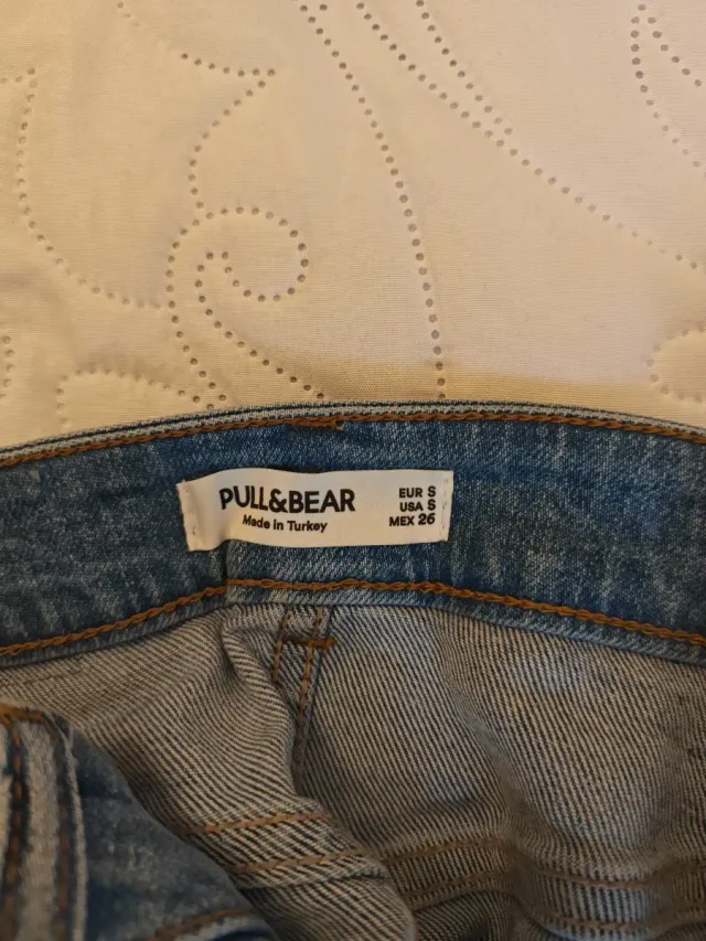 Falda vaquera desgastada