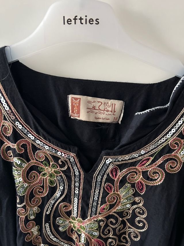 Camisa negra bordada M