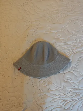 Gorro Levi's Gris