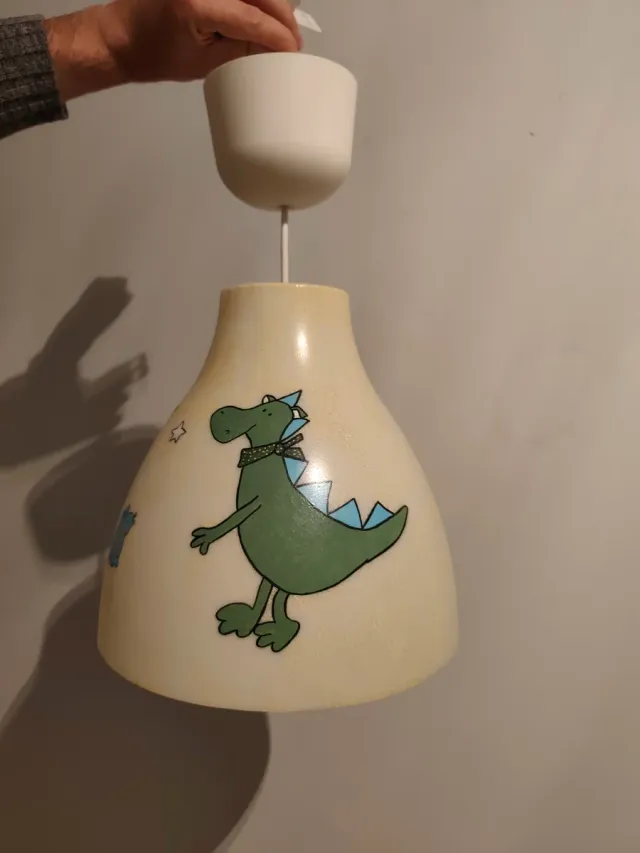 Lámpara infantil dinosaurio pintada a mano