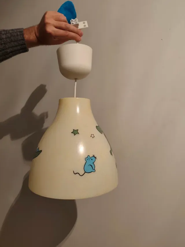 Lámpara infantil dinosaurio pintada a mano