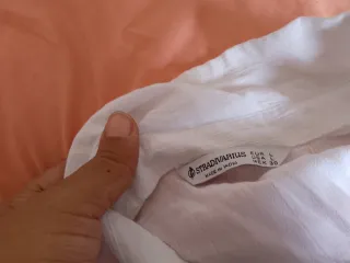 Blusa corta Stradivarius blanca