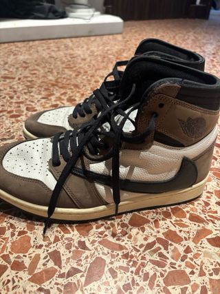 Air Jordan 1 Retro High OG Travis Scott Marrón