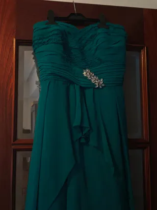 Vestido verde pedrería boda fiesta