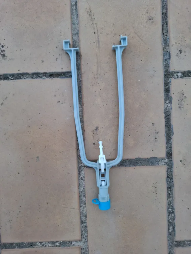 Colgador para manguera de goteo