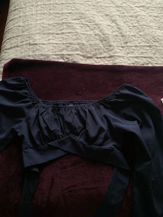 Blusa azul marino manga abullonada