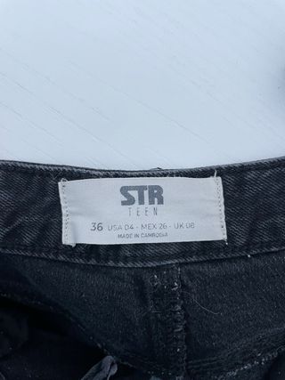 Pantalón vaquero negro Stradivarius T.36 estilo