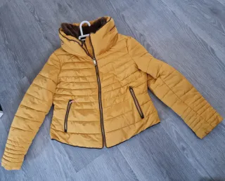 Cazadora acolchada mujer amarilla