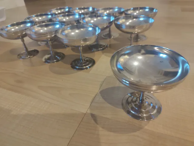 Juego 12 copas de postre metal plateado.